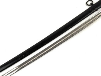 Bayern, Säbel für Infanterie Offiziere Modell 1855.  Scheide Originallack, das Gefäß neuzeitlich mit goldbronze lackiert. Saubere Klinge mit beidseitiger Ätzung " In Treue Fest"