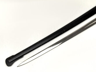 Bayern, Säbel für Infanterie Offiziere Modell 1855.  Scheide Originallack, das Gefäß neuzeitlich mit goldbronze lackiert. Saubere Klinge mit beidseitiger Ätzung " In Treue Fest"