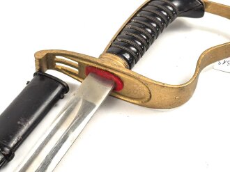 Bayern, Säbel für Infanterie Offiziere Modell 1855.  Scheide Originallack, das Gefäß neuzeitlich mit goldbronze lackiert. Saubere Klinge mit beidseitiger Ätzung " In Treue Fest"