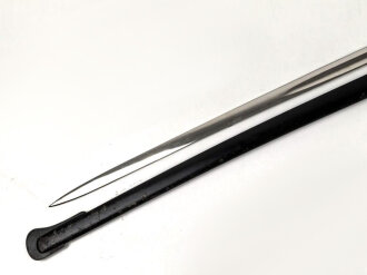 Bayern, Säbel für Infanterie Offiziere Modell 1855.  Scheide Originallack, das Gefäß neuzeitlich mit goldbronze lackiert. Saubere Klinge mit beidseitiger Ätzung " In Treue Fest"