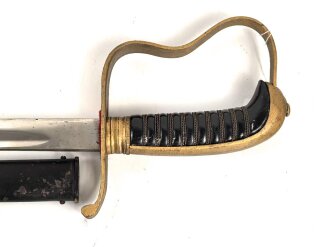 Bayern, Säbel für Infanterie Offiziere Modell 1855.  Scheide Originallack, das Gefäß neuzeitlich mit goldbronze lackiert. Saubere Klinge mit beidseitiger Ätzung " In Treue Fest"