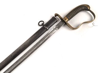 Bayern, Säbel für Infanterie Offiziere Modell 1855.  Scheide gereinigt und Original lackiert, die Klinge mit schwacher, doppelseitiger Ätzung leicht narbig.