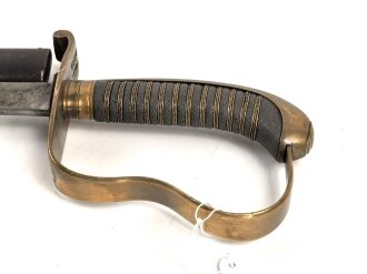 Bayern, Säbel für Infanterie Offiziere Modell 1855.  Scheide gereinigt und Original lackiert, die Klinge mit schwacher, doppelseitiger Ätzung leicht narbig.
