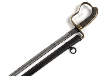 Bayern, Säbel für Infanterie Offiziere Modell 1855.  Scheide gereinigt und Original lackiert, die Klinge mit schwacher, doppelseitiger Ätzung leicht narbig.