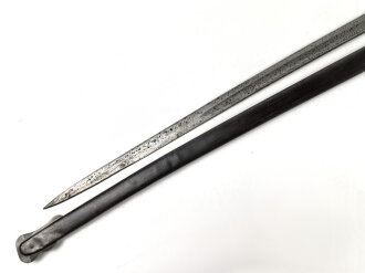 Bayern, Säbel für Infanterie Offiziere Modell 1855.  Scheide gereinigt und Original lackiert, die Klinge mit schwacher, doppelseitiger Ätzung leicht narbig.
