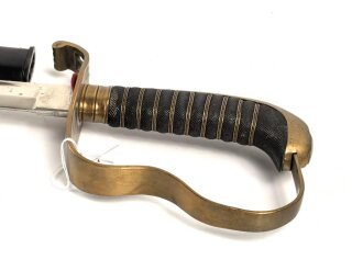 Bayern, Säbel für Infanterie Offiziere Modell 1855.  Scheide alt überlackiert, Klinge von WKC leicht angeschliffen. Doppelseitige Ätzung " In treue Fest"