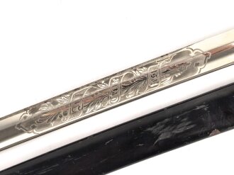Bayern, Säbel für Infanterie Offiziere Modell 1855.  Scheide alt überlackiert, Klinge von WKC leicht angeschliffen. Doppelseitige Ätzung " In treue Fest"