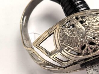 Preußen, Kavallerie Degen KD89 für einen Angehörigen im " Husaren Regiment No. 16"  Doppelseitig Geäzte Klinge, Klingenschraube anscheinend verkantet eingedreht, Griff wackelt