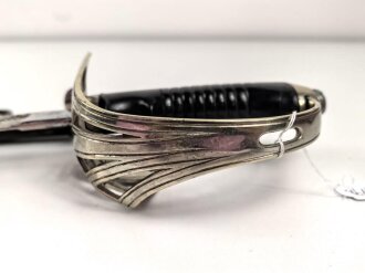 Preußen, Kavallerie Degen KD89 für einen Angehörigen im " Husaren Regiment No. 16"  Doppelseitig Geäzte Klinge, Klingenschraube anscheinend verkantet eingedreht, Griff wackelt