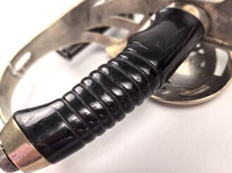 Preußen, Kavallerie Degen KD89 für einen Angehörigen im " Husaren Regiment No. 16"  Doppelseitig Geäzte Klinge, Klingenschraube anscheinend verkantet eingedreht, Griff wackelt