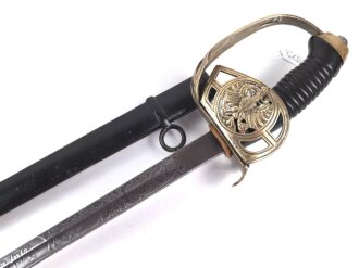 Preußen, Kavallerie Degen KD89 für einen Angehörigen im " Husaren Regiment No. 7"  Doppelseitig Geäzte Klinge, die Scheide original lackiert. Das Griffstück mit Reparaturstelle