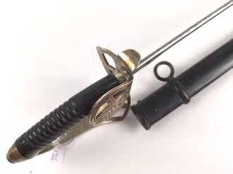 Preußen, Kavallerie Degen KD89 für einen Angehörigen im " Husaren Regiment No. 7"  Doppelseitig Geäzte Klinge, die Scheide original lackiert. Das Griffstück mit Reparaturstelle