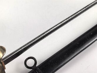 Preußen, Kavallerie Degen KD89 für einen Angehörigen im " Husaren Regiment No. 7"  Doppelseitig Geäzte Klinge, die Scheide original lackiert. Das Griffstück mit Reparaturstelle
