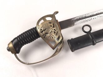 Preußen, Kavallerie Degen KD89 für einen Angehörigen im " Husaren Regiment No. 7"  Doppelseitig Geäzte Klinge, die Scheide original lackiert. Das Griffstück mit Reparaturstelle