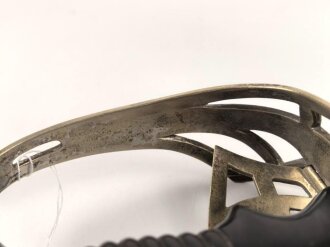 Preußen, Kavallerie Degen KD89 für einen Angehörigen im " Husaren Regiment No. 7"  Doppelseitig Geäzte Klinge, die Scheide original lackiert. Das Griffstück mit Reparaturstelle