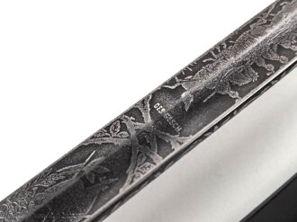Preußen, Kavallerie Degen KD89 für einen Angehörigen im " Husaren Regiment No. 7"  Doppelseitig Geäzte Klinge, die Scheide original lackiert. Das Griffstück mit Reparaturstelle