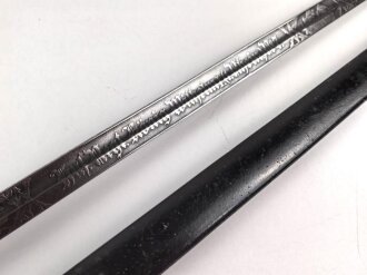 Preußen, Kavallerie Degen KD89 für einen Angehörigen im " Husaren Regiment No. 7"  Doppelseitig Geäzte Klinge, die Scheide original lackiert. Das Griffstück mit Reparaturstelle