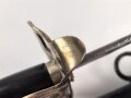 Preußen, Kavallerie Degen KD89 für einen Angehörigen im " Husaren Regiment No. 7"  Doppelseitig Geäzte Klinge, die Scheide original lackiert. Das Griffstück mit Reparaturstelle