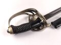 Preußen, Kavallerie Degen KD89 für einen Angehörigen im " Husaren Regiment No. 7"  Doppelseitig Geäzte Klinge, die Scheide original lackiert. Das Griffstück mit Reparaturstelle