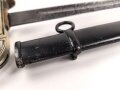 Preußen, Kavallerie Degen KD89 für einen Angehörigen im " Husaren Regiment No. 7"  Doppelseitig Geäzte Klinge, die Scheide original lackiert. Das Griffstück mit Reparaturstelle