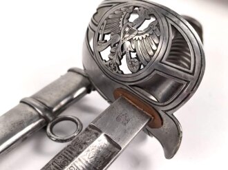 Preußen, Kavallerie Degen KD89 . Gereinigtes Stück , die doppelseitig geätzte Klinge verputzt