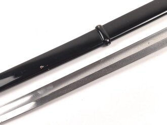 Preußen, Säbel für einen Offizier der Artillerie. Doppelseitig geätzte Klinge, wuchtiges Gefäß mit gut erhaltenem Griffstück. Scheide original lackiert ?