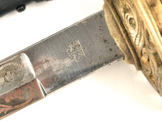 Hessen, Säbel für Infanterie Offiziere. Sauibere Klinge von Eickhorn Solingen mit beidseitiger Ätzung . Die Scheide neuzeitlich lackiert, sonst guter Gesamtzustand