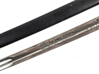 Hessen, Säbel für Infanterie Offiziere. Sauibere Klinge von Eickhorn Solingen mit beidseitiger Ätzung . Die Scheide neuzeitlich lackiert, sonst guter Gesamtzustand