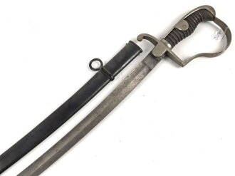 Preußen,  Artillerie Säbel Modell 1848 , Eigentumstück mit verputzter, beidseitiger Klingenätzung. Die Scheide original brüniert