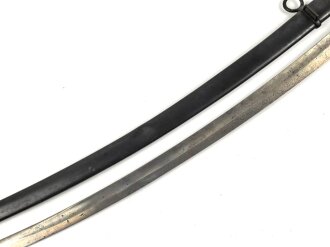 Preußen,  Artillerie Säbel Modell 1848 , Eigentumstück mit verputzter, beidseitiger Klingenätzung. Die Scheide original brüniert