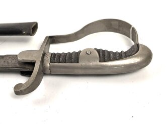 Preußen,  Artillerie Säbel Modell 1848 , Eigentumstück mit verputzter, beidseitiger Klingenätzung. Die Scheide original brüniert