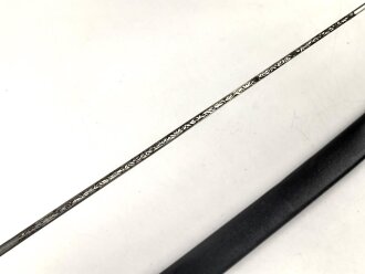 Preußen,  Kavallerie Säbel Modell 1852/ 79. Kammergestempeltes Stück mit beidseitiger Klingenätzung " Kurhess. Train Bataillon Nr.11" . Gefäß und Scheide gereinigt, leicht narbig, die Scheide neuzeitlich lackiert