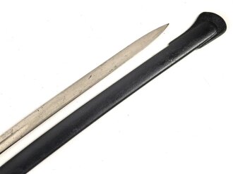 Preußen,  Kavallerie Säbel Modell 1952/ 79. Kammergestempeltes Stück mit beidseitiger Klingenätzung " Kurhess. Train Bataillon Nr.11" . Gefäß und Scheide gereinigt, leicht narbig, die Scheide neuzeitlich lackiert