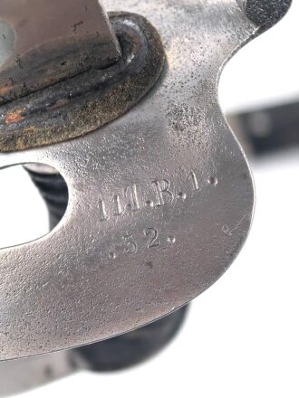 Preußen,  Kavallerie Säbel Modell 1952/ 79. Kammergestempeltes Stück mit beidseitiger Klingenätzung " Kurhess. Train Bataillon Nr.11" . Gefäß und Scheide gereinigt, leicht narbig, die Scheide neuzeitlich lackiert