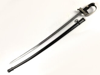 Preußen,  Kavallerie Säbel Modell 1852/ 79. Eigentumstück mit beidseitig geätzter Klinge und Klappbügelgefäß. In Teilen überarbeitetes Stück mit ordentlichem Gesamteindruck