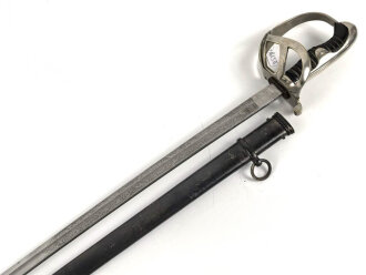 Preußen,  Kavallerie Säbel Modell 1852/ 79. Eigentumstück mit beidseitig geätzter Klinge und Klappbügelgefäß. In Teilen überarbeitetes Stück mit ordentlichem Gesamteindruck