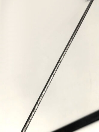 Preußen,  Kavallerie Säbel Modell 1952/ 79. Eigentumstück mit beidseitig geätzter Klinge und Klappbügelgefäß. In Teilen überarbeitetes Stück mit ordentlichem Gesamteindruck