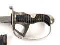 Preußen,  Kavallerie Säbel Modell 1952/ 79. Eigentumstück mit beidseitig geätzter Klinge und Klappbügelgefäß. In Teilen überarbeitetes Stück mit ordentlichem Gesamteindruck