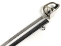 Preußen,  Kavallerie Säbel Modell 1952/ 79. Eigentumstück mit beidseitig geätzter Klinge und Klappbügelgefäß. In Teilen überarbeitetes Stück mit ordentlichem Gesamteindruck