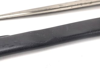 Preußen,  Kavallerie Säbel Modell 1952/ 79. Eigentumstück mit Pfeife, sogenannter "Feldwebelsäbel" Gereinigtes Stück, die Scheide neuzeitlich lackiert