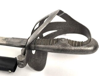 Preußen,  Kavallerie Säbel Modell 1952/ 79. Eigentumstück mit Pfeife, sogenannter "Feldwebelsäbel" Gereinigtes Stück, die Scheide neuzeitlich lackiert