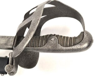 Preußen,  Kavallerie Säbel Modell 1952/ 79. Eigentumstück mit Pfeife, sogenannter "Feldwebelsäbel" Gereinigtes Stück, die Scheide neuzeitlich lackiert