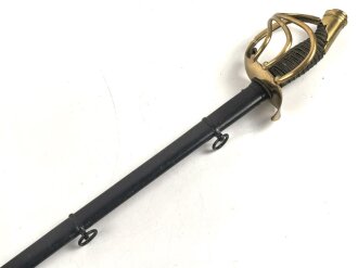 Preußen,  Pallasch für Kürassiere, Doppelseitig geätzte Klinge, die Scheide vermutlich neuzeitlich lackiert. Guter Gesamtzustand