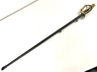 Preußen,  Pallasch für Kürassiere, Doppelseitig geätzte Klinge, die Scheide vermutlich neuzeitlich lackiert. Guter Gesamtzustand