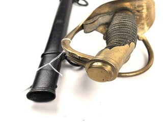 Preußen,  Pallasch für Kürassiere, Doppelseitig geätzte Klinge, die Scheide vermutlich neuzeitlich lackiert. Guter Gesamtzustand