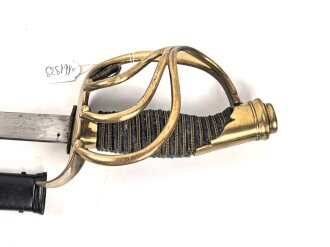 Preußen,  Pallasch für Kürassiere, Doppelseitig geätzte Klinge, die Scheide vermutlich neuzeitlich lackiert. Guter Gesamtzustand