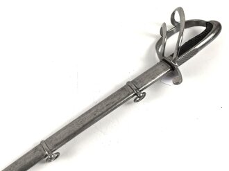 Bayern, Säbel für einen Angehörigen der Kavallerie. Eigentumstück in gutem Zustand mit beidseitiger Klingenätzung " In treue Fest"