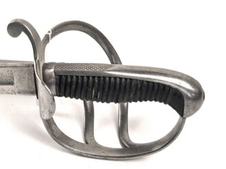 Bayern, Säbel für einen Angehörigen der Kavallerie. Eigentumstück in gutem Zustand mit beidseitiger Klingenätzung " In treue Fest"