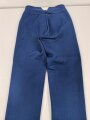 Kaiserreich, gerade Hose zum Waffenrock. Blau mit roter Biese. Stark getragenes Eigentumstück, ungereinigt, beschädigt