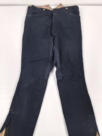 Kaiserreich, dunkelblaue Hose für berittene . Eigentumstück in Offiziersqualität. Getragen, ungereinigt